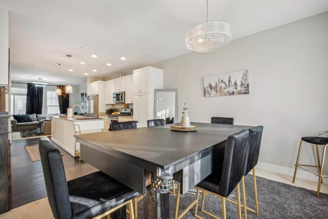 Luxurious 4br With Patio And Parking X Fits 8 To 10 * Washington