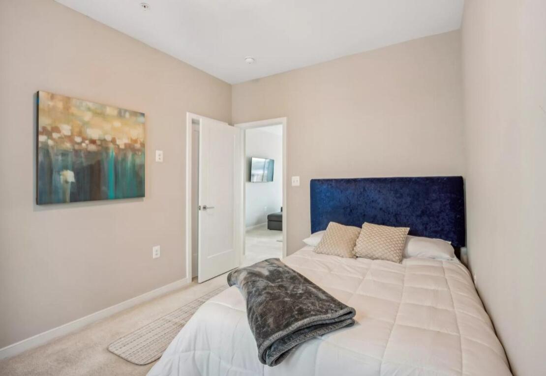 Holiday home Luxurious 4br With Patio And Parking X Fits 8 To 10